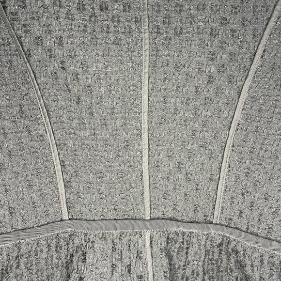 🖤 LOFT Textured Black Ruffle Blazer | Size 10 - Picture 5 of 5